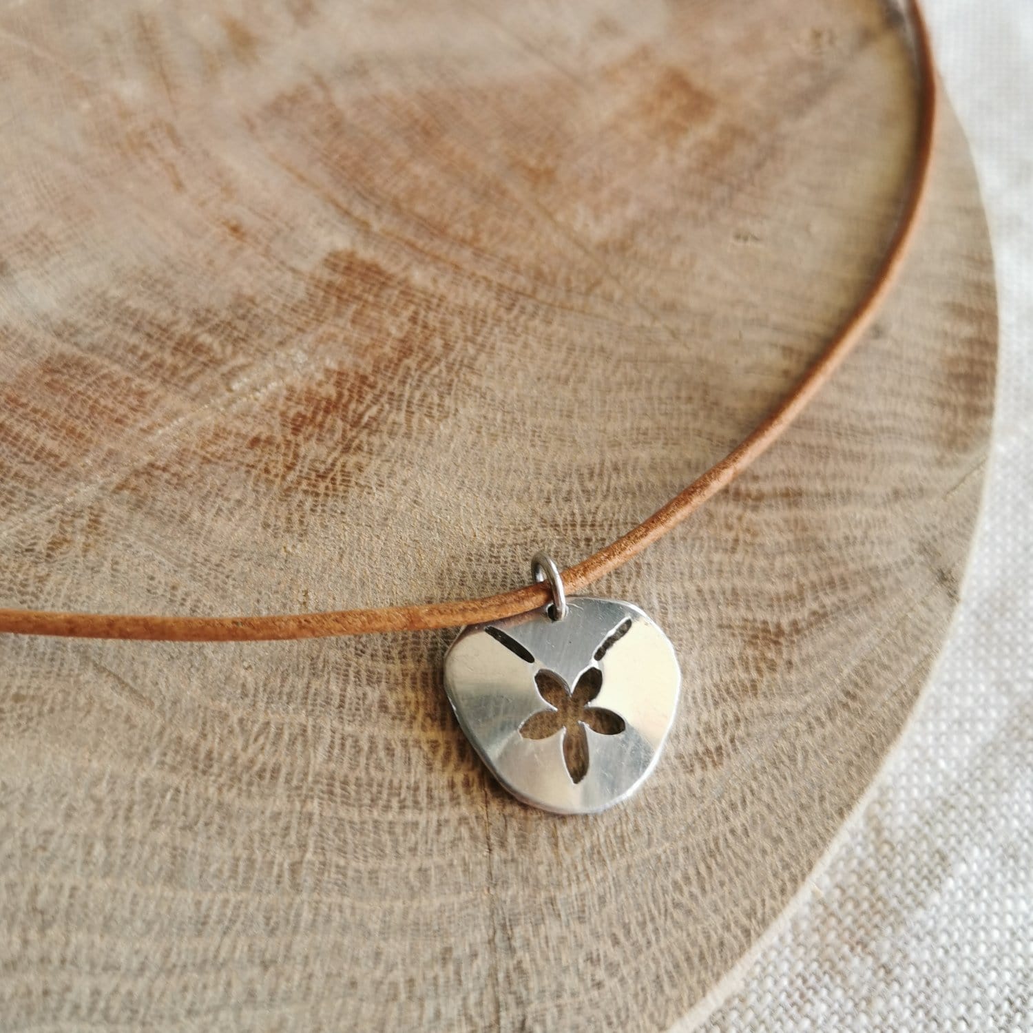 Pansy shell necklace outlet
