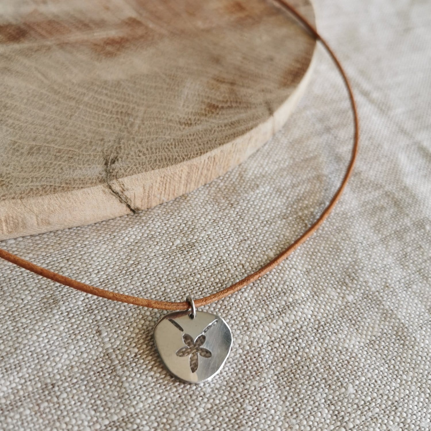 Pansy on sale shell necklace